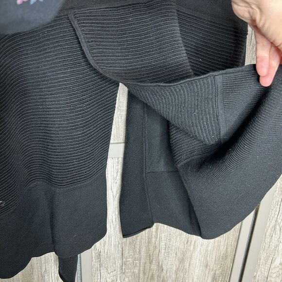 Lululemon Cardigan Knit Pockets Relaxed Black Color - Picture 7 of 7
